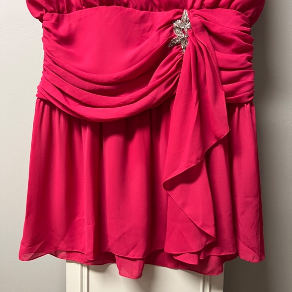 Dress - Picture 2 of 7